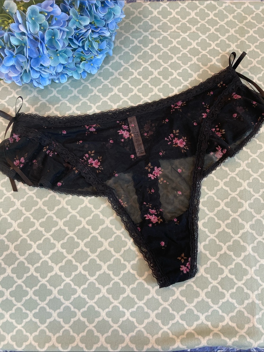 Victoria’s Secret Dream Angels Black Floral High Waist/Leg Flutter Thong XXL